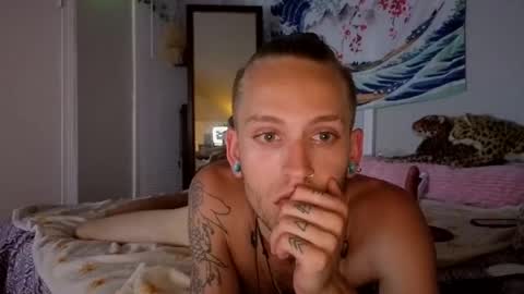 hippie_luver online show from July 2, 3:15 am