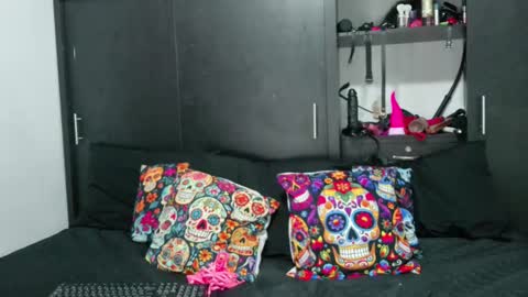 Snapshot of hiromidai chatting on February 9, 10:54 pm Elizabeth online show from February 9, 10:54 pm