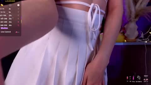 Ella online show from March 26, 6:57 pm