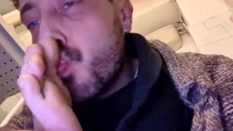 hitmenoww online show from December 21, 9:36 pm