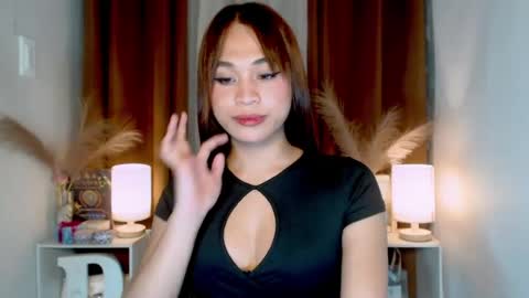hoelymarie online show from July 28, 6:31 pm