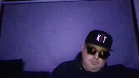 holden_minutz online show from March 6, 8:24 am