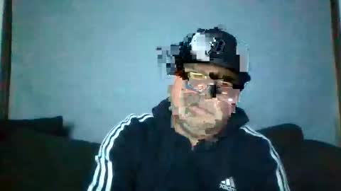 holden_minutz online show from February 13, 9:01 am