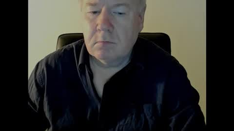 Snapshot of holgerhb53 chatting on October 20, 2:44 pm Holger online show from October 20, 2:44 pm