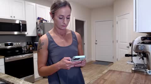 Holi Hurricane online show from September 24, 11:33 pm