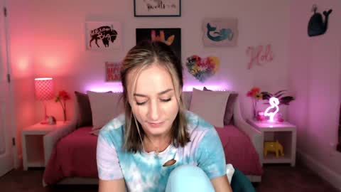 Holi Hurricane online show from February 5, 2:40 am