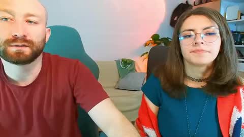Holly and Honey online show from June 18, 10:59 pm