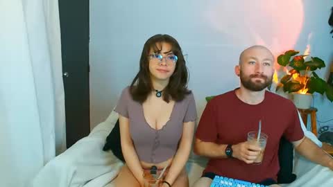 Holly and Honey online show from July 10, 11:20 pm