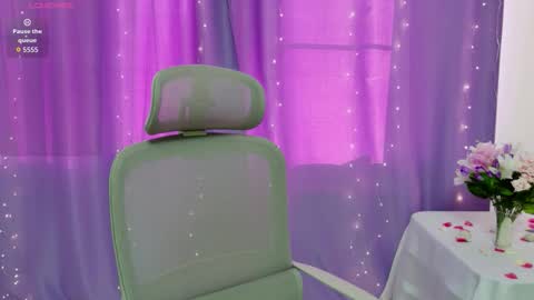 Lana online show from March 14, 1:59 pm