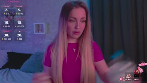 Snapshot of holly_molly8 chatting on February 12, 7:24 pm holly_molly8 online show from February 12, 7:24 pm