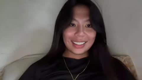 holly_wyn online show from July 1, 9:29 am