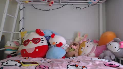 Holly Kitty online show from September 9, 5:35 pm