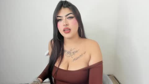 Holly online show from June 6, 6:36 pm
