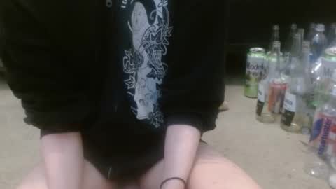 Holly Hawkes online show from October 12, 1:09 am