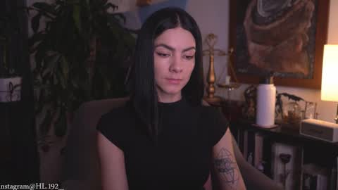 Holly Linder online show from February 25, 3:10 am