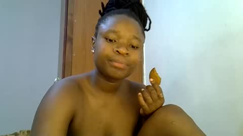 holy_ebony online show from May 24, 5:41 pm