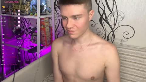 holy_eggs_00 online show from March 17, 7:52 pm