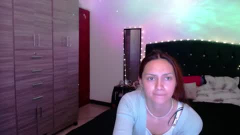 holy_julii online show from June 14, 3:30 am