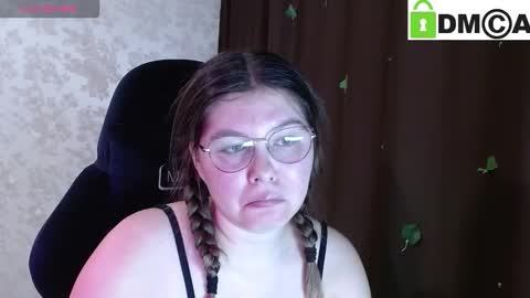 Snapshot of holy_michela chatting on October 25, 1:11 pm Welcome guys  Pleasure to see you all here  My name is MichaelaTip menu is active Private is open  online show from October 25, 1:11 pm