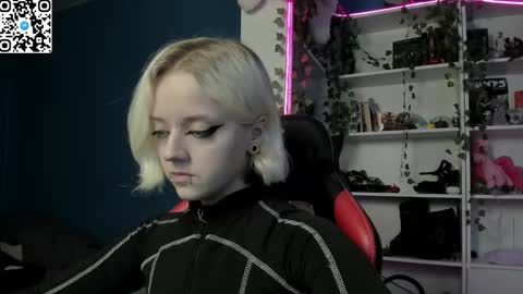 holy_mistresss online show from December 5, 10:14 am