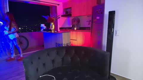 Snapshot of holyeva chatting on October 24, 12:33 am online show from October 24, 12:33 am