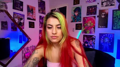 Snapshot of holyeva chatting on February 6, 10:21 pm online show from February 6, 10:21 pm
