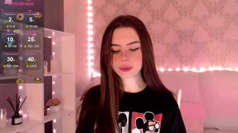 Mia online show from October 15, 3:43 am