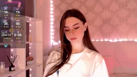 Mia online show from September 21, 4:38 am