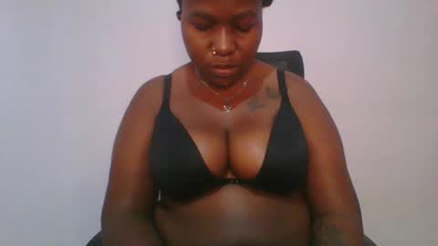 honey_beb online show from October 24, 8:26 am