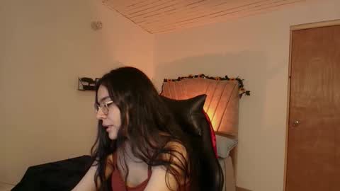 Snapshot of honey_buu chatting on September 11, 3:57 pm online show from September 11, 3:57 pm