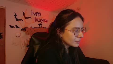 Snapshot of honey_buu chatting on October 21, 3:59 pm online show from October 21, 3:59 pm