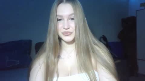 Snapshot of honey_lolaaa chatting on October 16, 12:27 pm honey_lolaaa online show from October 16, 12:27 pm