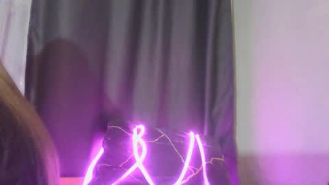 honey_lolaaa online show from December 16, 3:18 pm