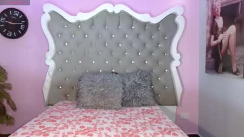 honey_moontsts online show from March 8, 12:31 pm