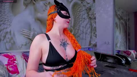 CHRISTIE and HERALD online show from November 19, 11:42 am