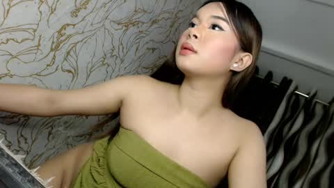 honey_swellens online show from March 3, 12:06 pm