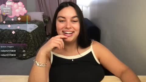 Tia online show from September 28, 9:02 pm