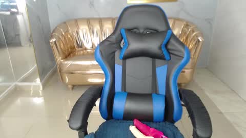 HONEY  online show from March 10, 1:00 pm