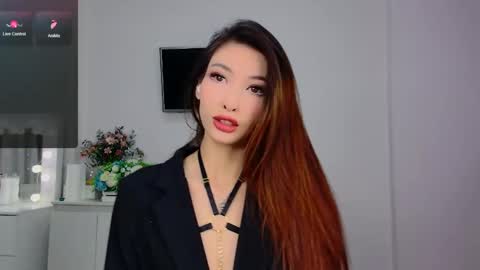 yani  online show from February 14, 11:20 pm