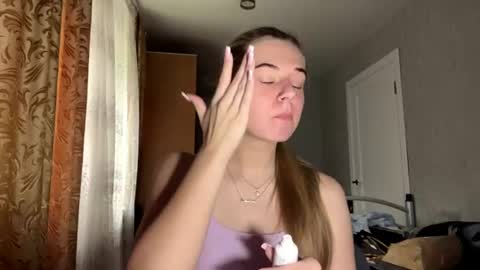 Klara online show from July 25, 10:02 am