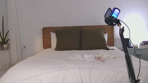 honeybbxx online show from February 25, 2:14 am