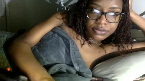 honeybundaniels online show from January 30, 7:39 am