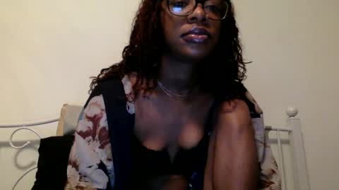 honeybundaniels online show from February 3, 2:47 am