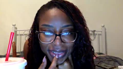 honeybundaniels online show from February 5, 4:27 am