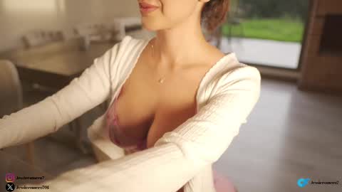 Jessie   online show from February 9, 10:21 pm