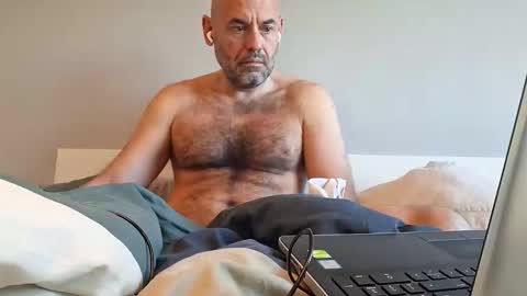 honeydaddyforyou online show from November 24, 8:35 am