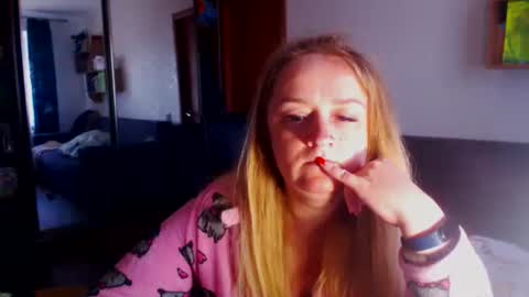 HoneydewMolly online show from October 28, 12:39 pm