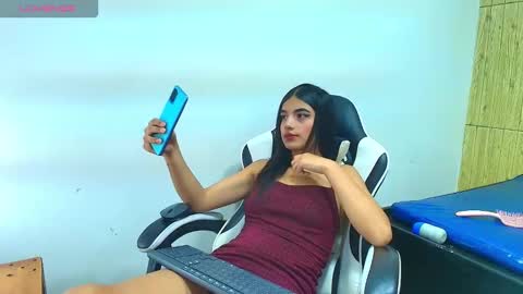 HONEY LUXE online show from December 19, 8:26 pm