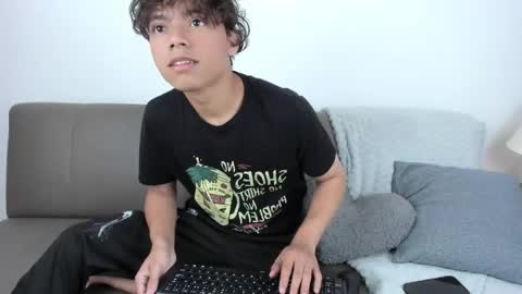 honeymoon_sariel online show from April 18, 1:57 pm