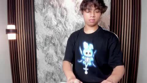 honeymoon_sariel online show from April 25, 8:39 pm